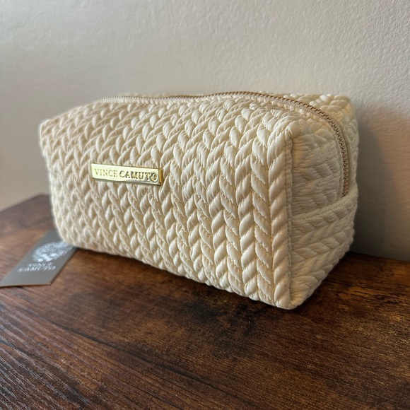 Vince Camuto Rippled Cream Cosmetic Bag With Gold Zipper Pink Interior NWT - Picture 7 of 9